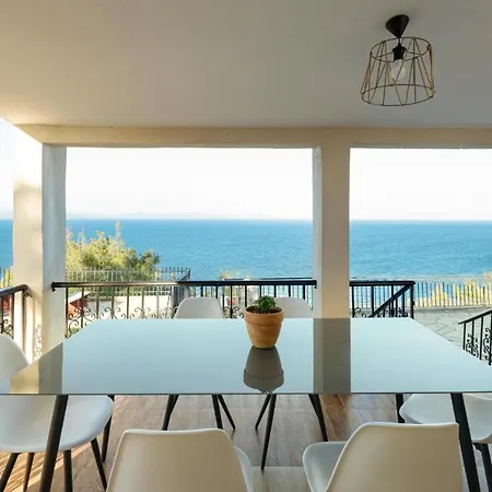 The Blue Firefly, Potidaia #feelslikehome Nyaraló