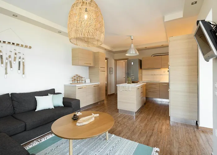 The Blue Firefly, Potidaia #feelslikehome Nyaraló Néa Potídea