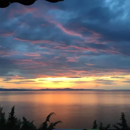 The Blue Firefly, Potidaia #feelslikehome Casa vacanze Nea Poteidaia